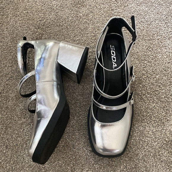Silver Mary Jane shoes - Picture 2 of 4